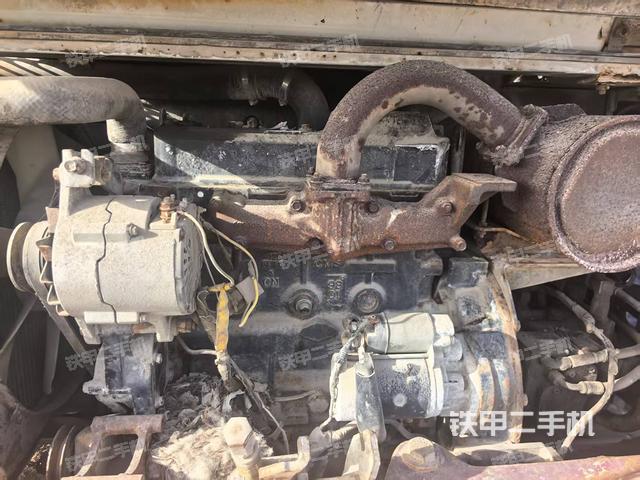 回轉(zhuǎn)馬達(dá)和主控閥（整機(jī)外觀）