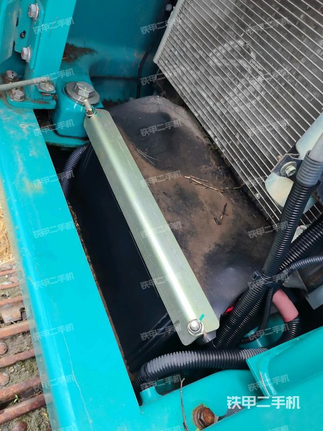 電瓶（大件艙室）