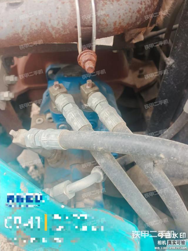 液壓泵艙室正面整體（整機(jī)外觀）