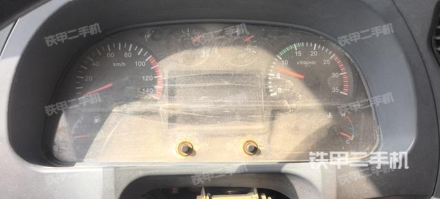 驾驶室操作台（设备外观及核心部件）