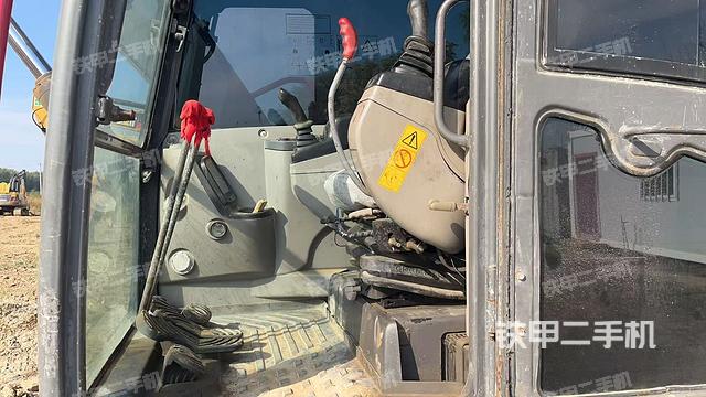 驾驶室整体（整机外观）