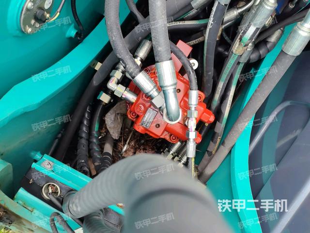 回轉(zhuǎn)馬達(dá)（上車部件）