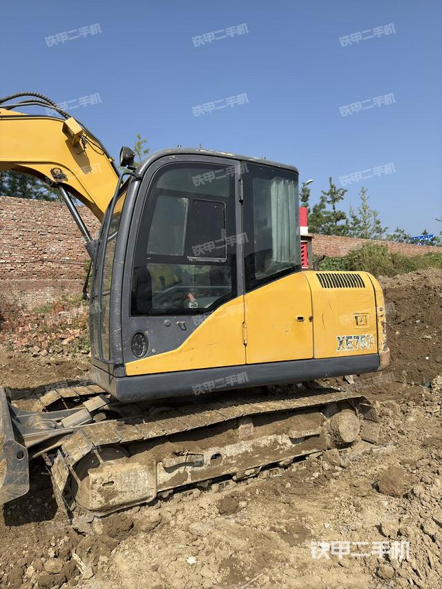 驾驶室顶部（整机外观）