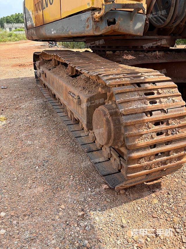 单侧履带整体（整机外观）