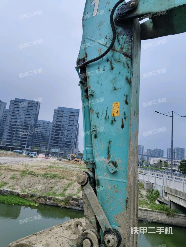 小臂整体左后（工作和回转装置）