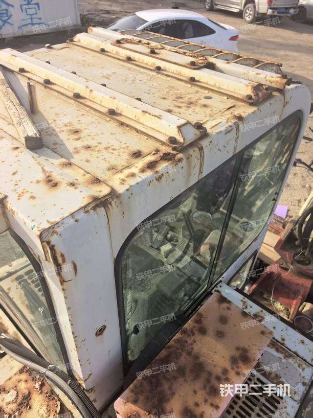 駕駛室頂部（整機(jī)外觀）