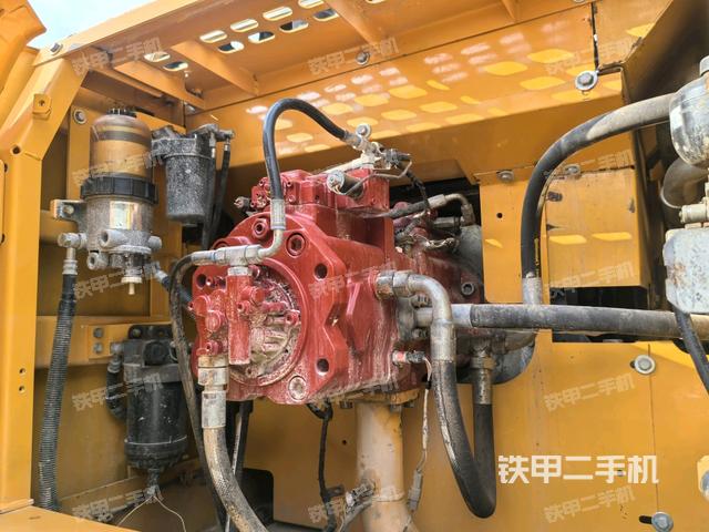 液壓泵斜45?左（大件艙室）