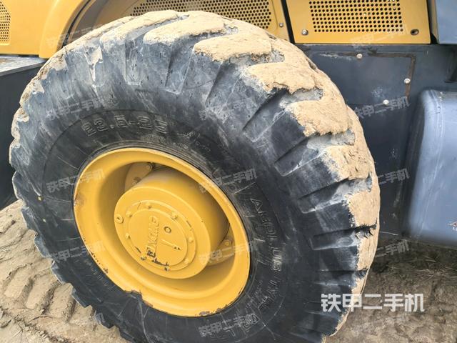 前輪左側(cè)減震塊連接及部件（壓路機前后車架）