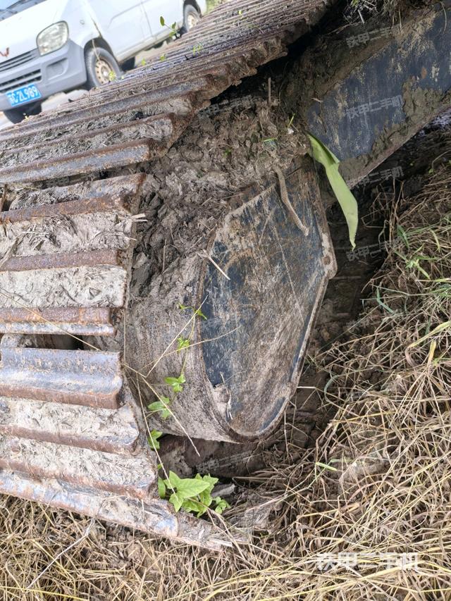 左側(cè)行走馬達(dá)蓋板（行走機(jī)構(gòu)）