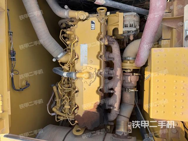 发动机室（上车部件）