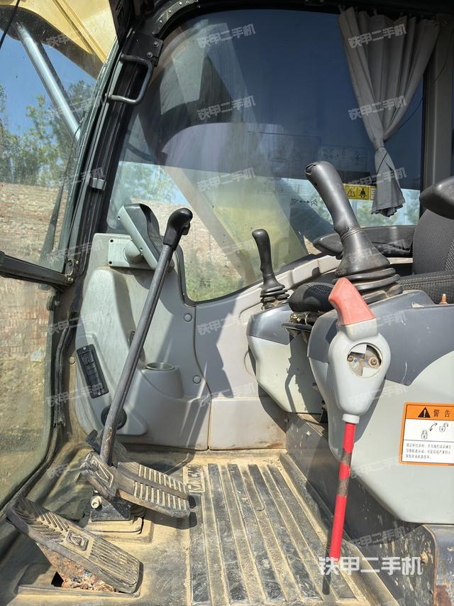 驾驶室整体（整机外观）