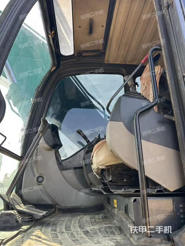 驾驶室整体（整机外观）