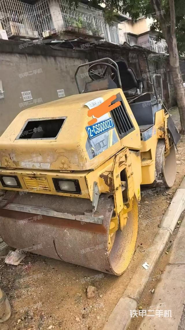 整机右后45°（设备外观及核心部件）