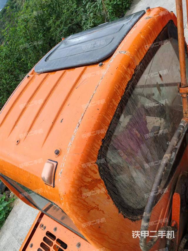 駕駛室頂部（整機(jī)外觀）