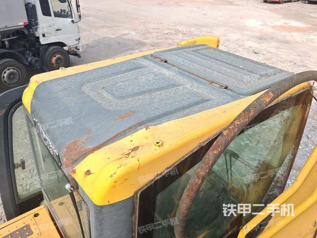 驾驶室顶部（整机外观）