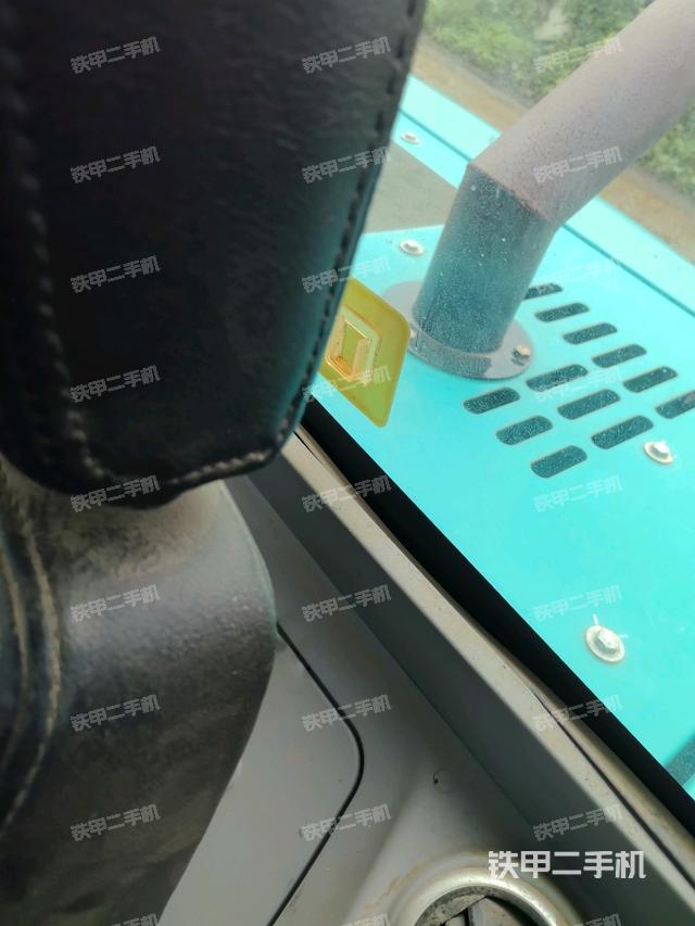 座椅后部（駕駛室部分）