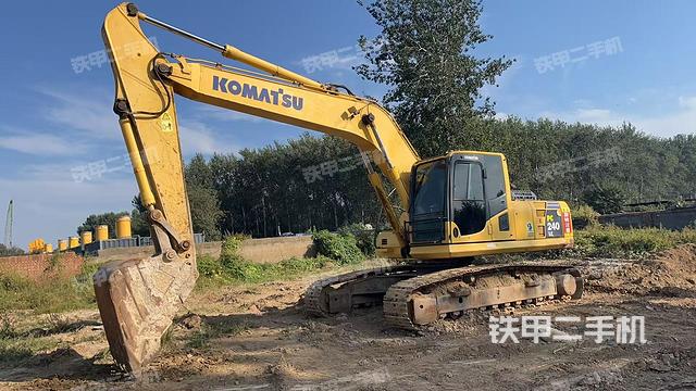 小松PC240LC-8M0挖掘机