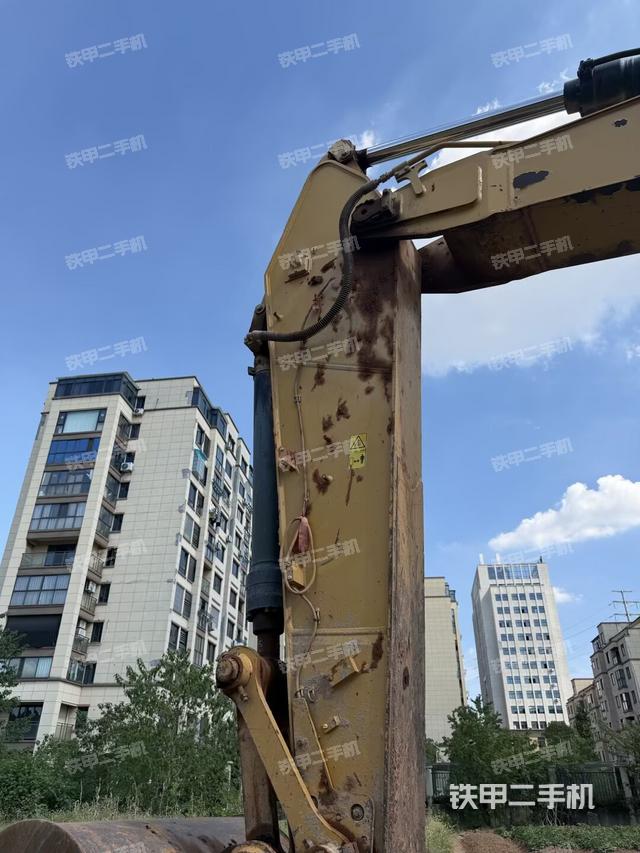 小臂整体左后（工作和回转装置）