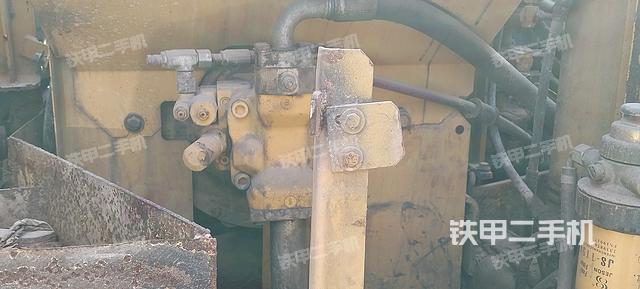 液壓泵艙室正面整體（整機(jī)外觀）