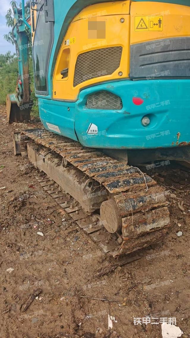 單側(cè)履帶整體（整機(jī)外觀）