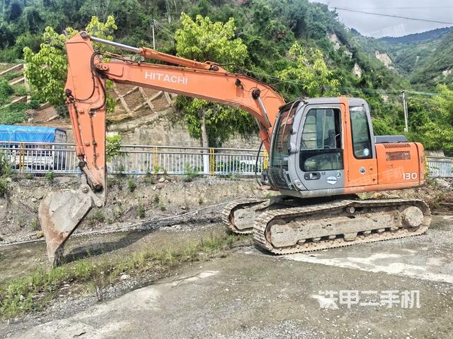 日立ZX130H挖掘机