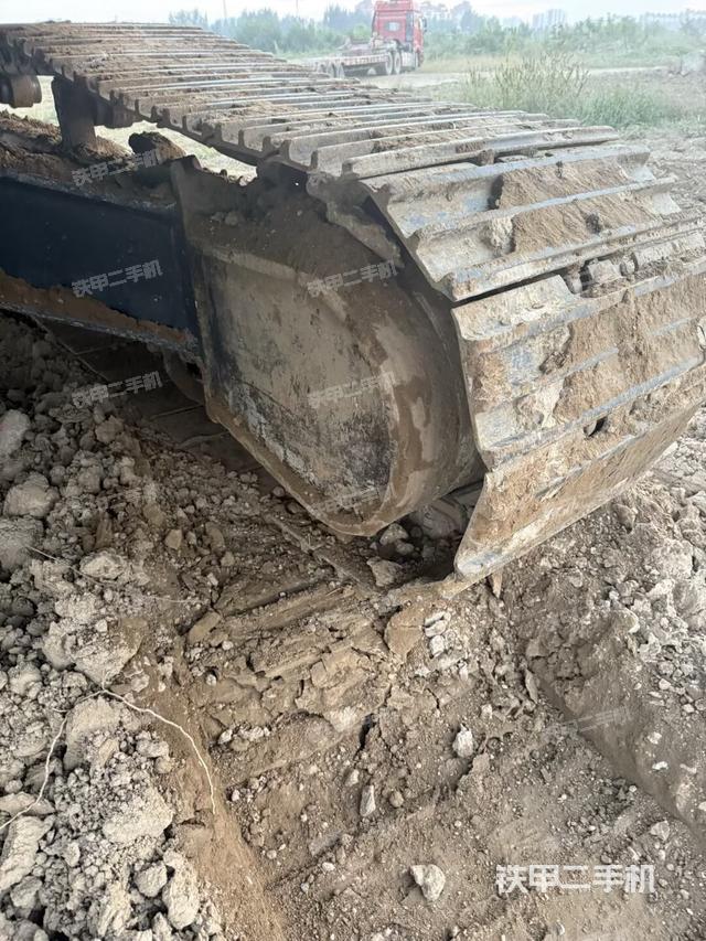 单侧履带整体（整机外观）