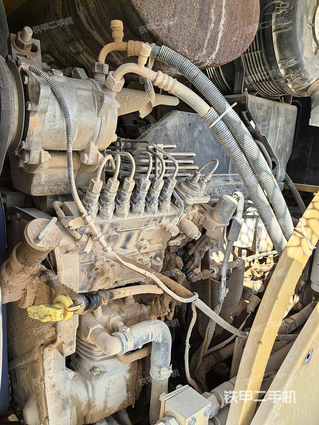 发动机右侧（整机外观及大件）