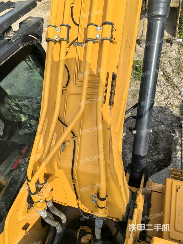 大臂背部俯視（工作和回轉(zhuǎn)裝置）