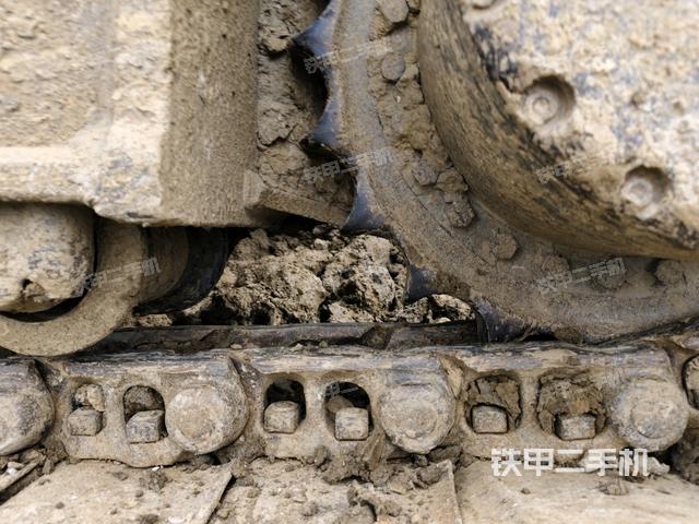 右驱动轮（行走机构）