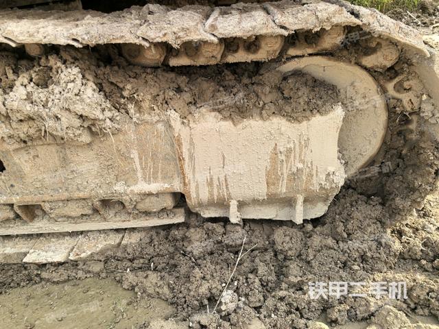 左驅(qū)動輪（行走機(jī)構(gòu)）