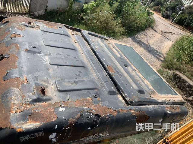 驾驶室顶部（整机外观）