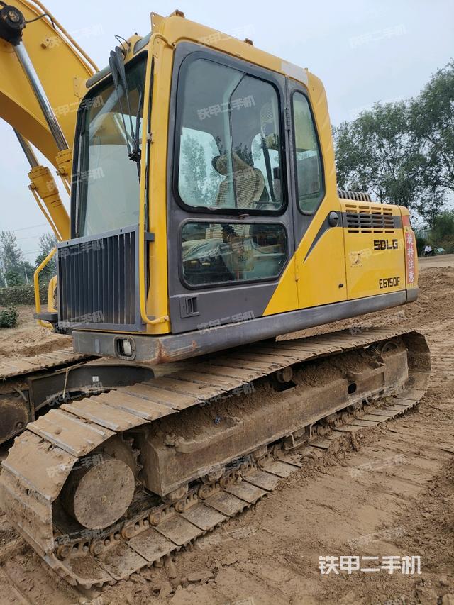 驾驶室整体（整机外观）