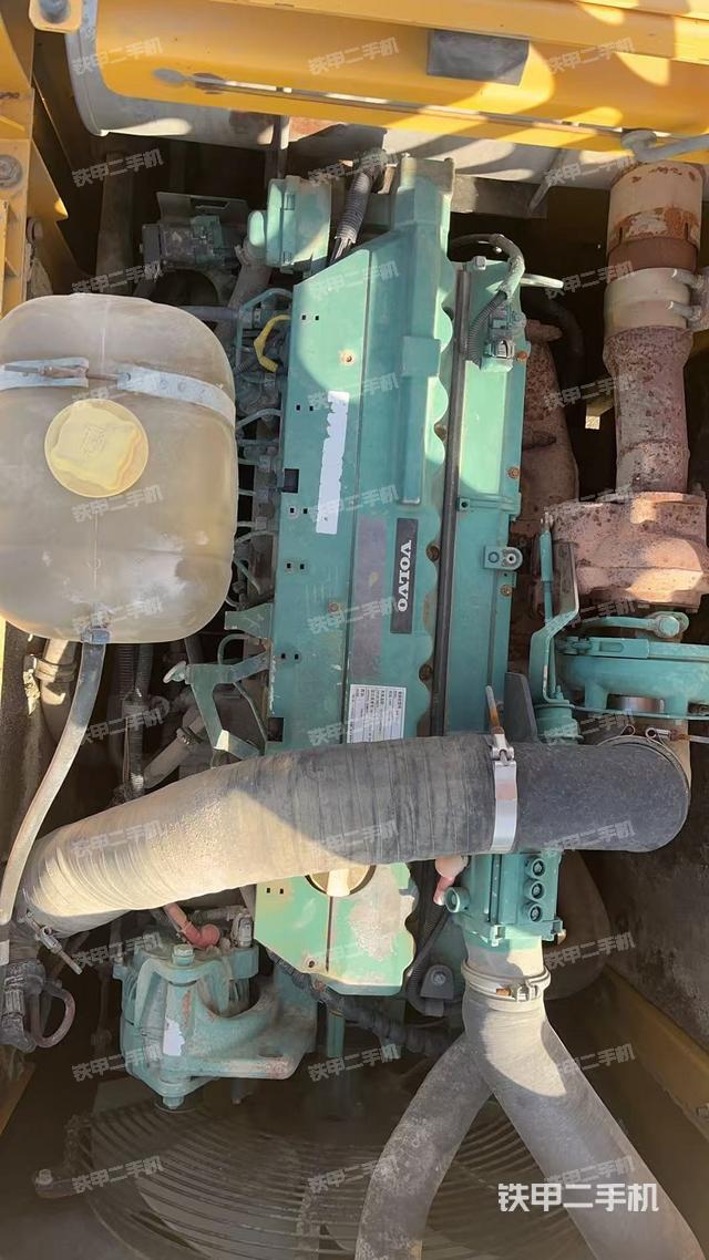 發(fā)動(dòng)機(jī)整體俯視(整機(jī)外觀) 發(fā)動(dòng)機(jī)整體俯視(整機(jī)外觀)