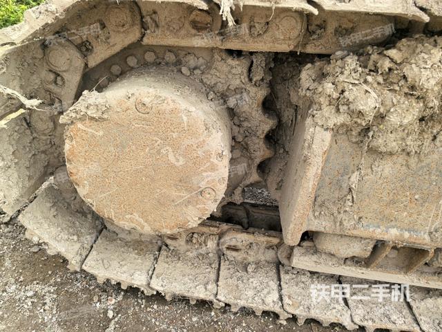 右驅(qū)動輪（行走機(jī)構(gòu)）