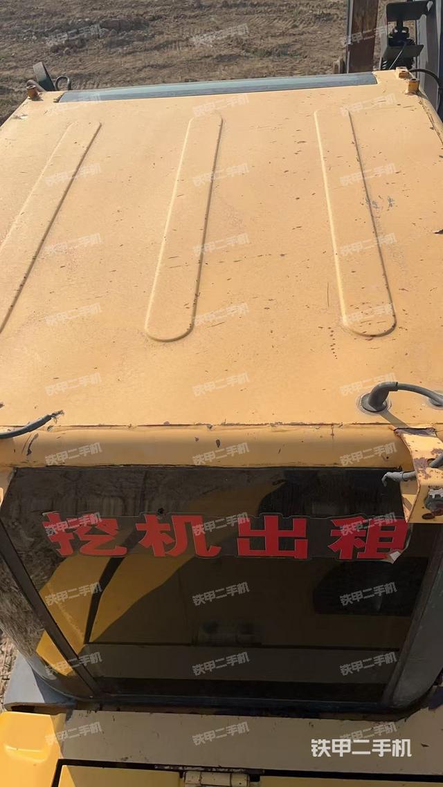 驾驶室顶部（整机外观）