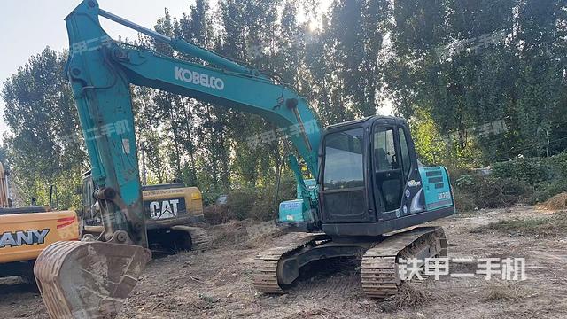 神鋼SK130-8挖掘機