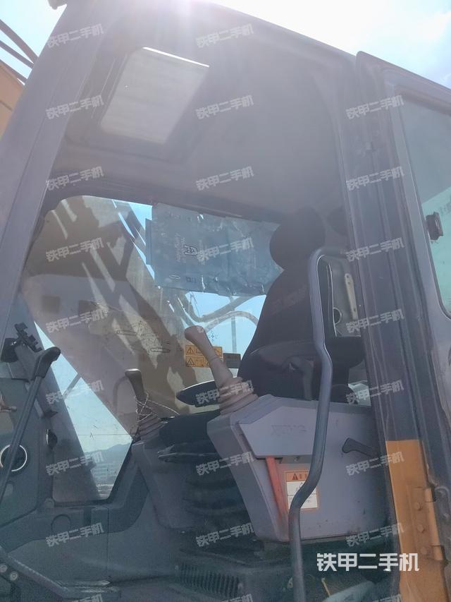 驾驶室整体（整机外观）