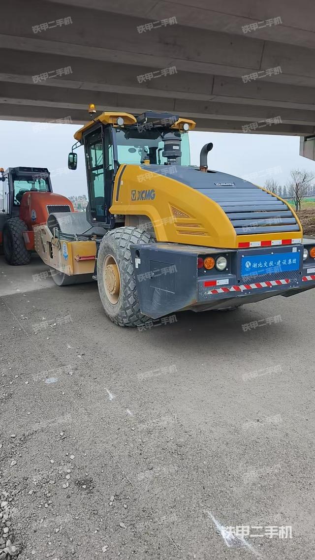 整机左侧(设备外观及核心部件) 整机左侧(设备外观及核心部件)