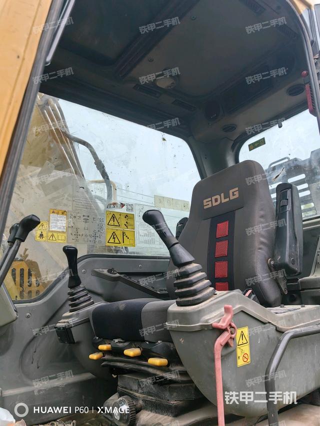 駕駛室整體（整機(jī)外觀）