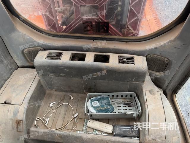 后窗玻璃角标（驾驶室部分）