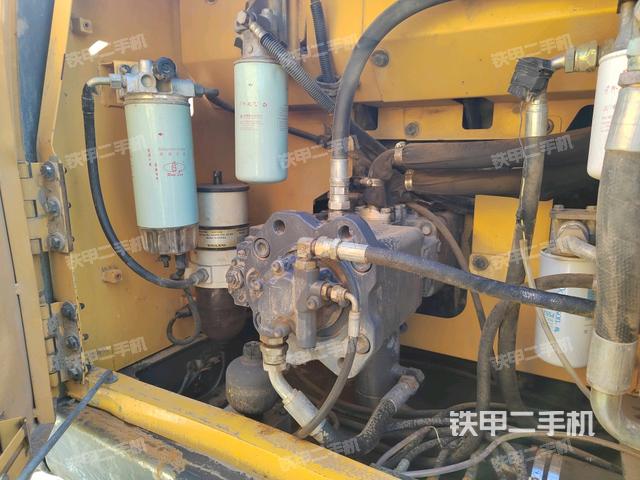 液壓泵艙室正面整體（整機(jī)外觀）