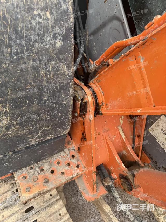 大臂根部?斜（工作和回轉(zhuǎn)裝置）