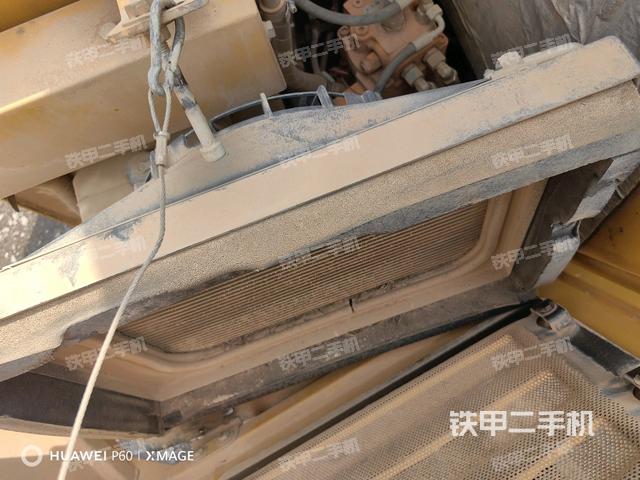 回转马达和主控阀（整机外观）