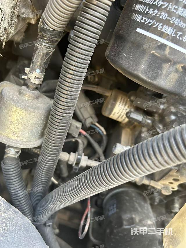 液壓泵艙室正面整體（整機(jī)外觀）