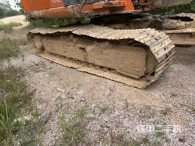 右側(cè)履帶整體?（行走機(jī)構(gòu)）