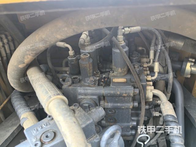 駕駛室頂部俯視（上車部件）