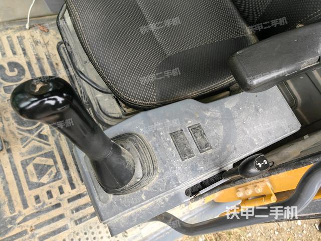 座椅左側(cè)控制臺(tái)/音響/含左手柄（駕駛室部分）