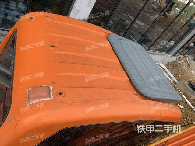 駕駛室頂部（整機(jī)外觀）