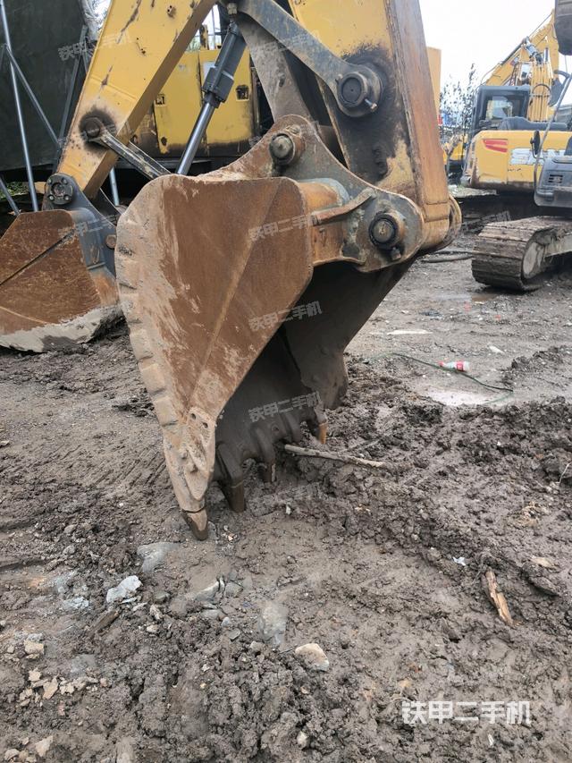 小臂整體左后（工作和回轉裝置）