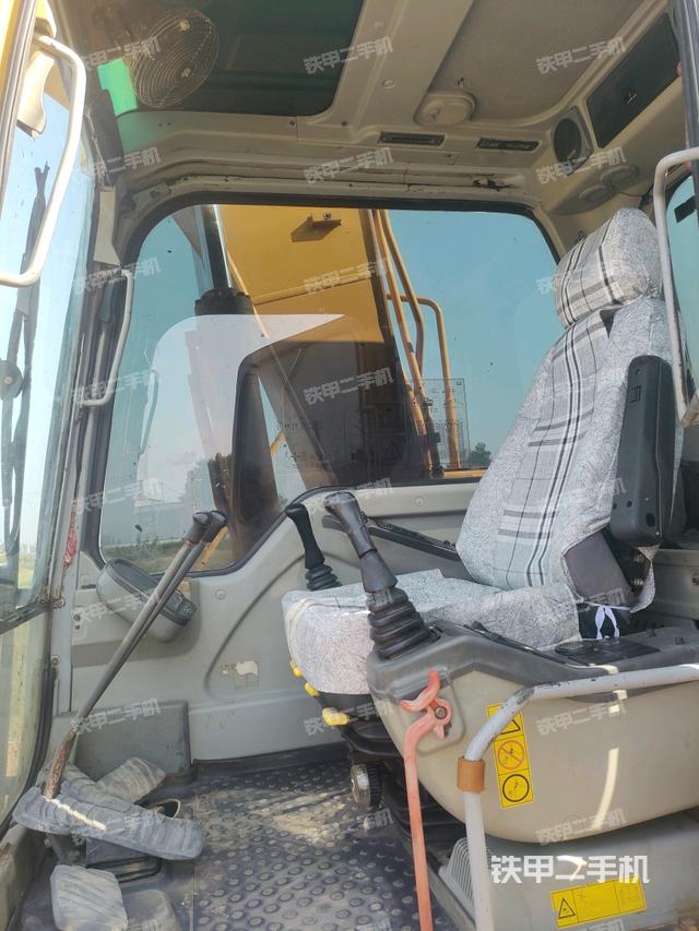 駕駛室頂部（整機(jī)外觀）